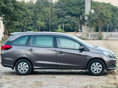 Hyundai Mobilio Hyundai Mobilio