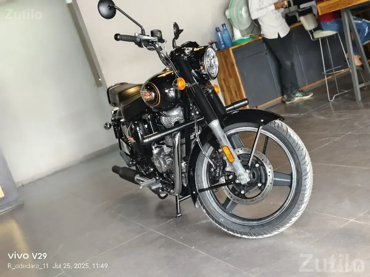 Royal Enfield Bullet 2025 Black Bike - બાઇક્સ - આદિત્યાણા - Image 3