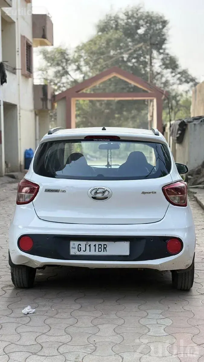 White Hyundai Grand i10 for Sale - કાર - મેન્ડરડા - Image 3