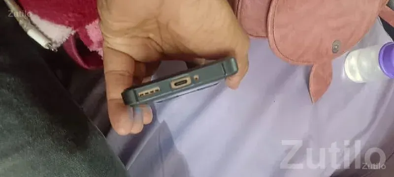 Realme mobile with case & charger - Mobile Phones - Una - Image 3