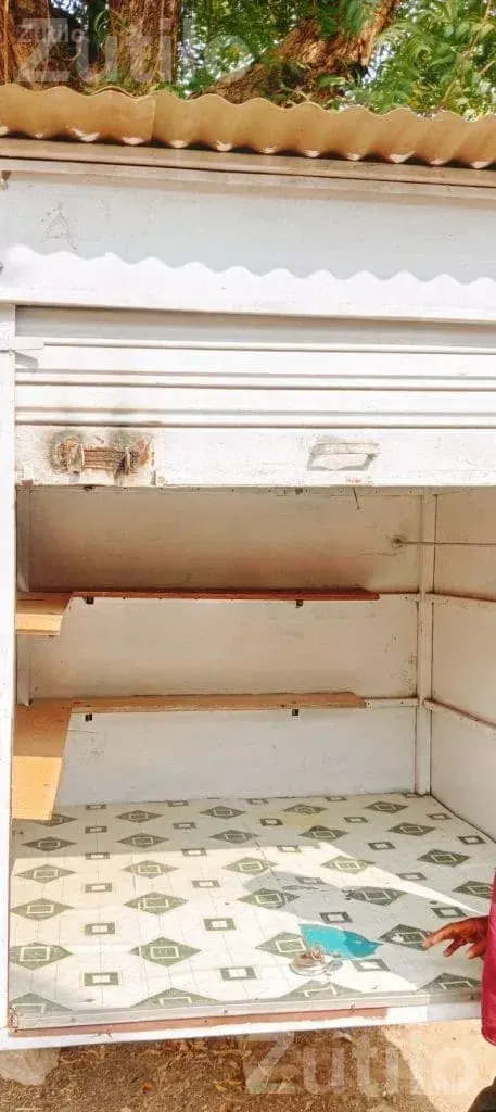 Good Condition Retail Shop Cabin with Shelves - દુકાનો - ઈડર - Image 3