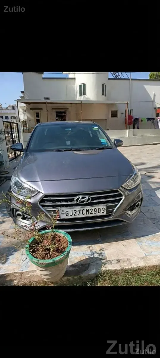 Hyundai Verna Petrol Top Model Sedan - કાર - અમદાવાદ શહેર - Image 4