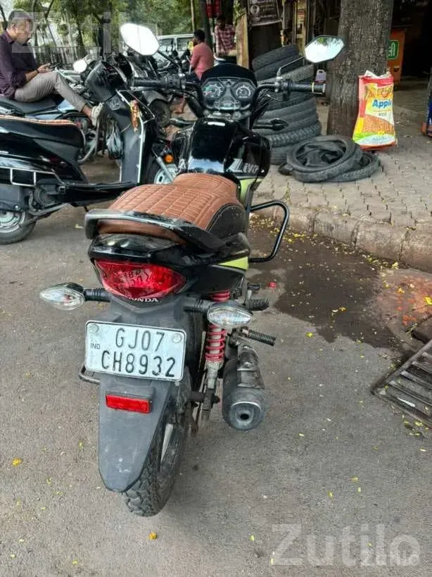 Honda Livo 2017 Bike, 3rd Owner - બાઇક્સ - સુરત શહેર - Image 5