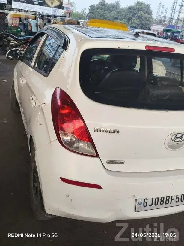 2014 Hyundai i20 Sportz Diesel Hatchback - Cars - Mehsana City - Image 3