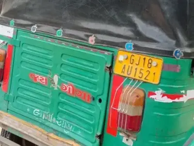 2011 Model Auto Rickshaw with Passing