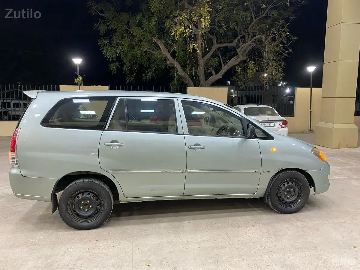 TOYOTA INNOVA G4 - કાર - ગાંધીનગર શહેર - Image 2