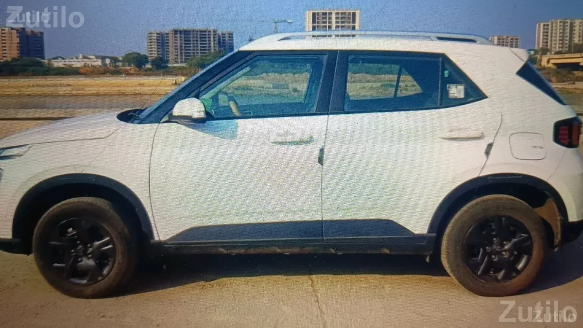 Hyundai Venue 2023 1.2 Kappa S(O) Petrol - Cars - Ahmedabad City - Image 5
