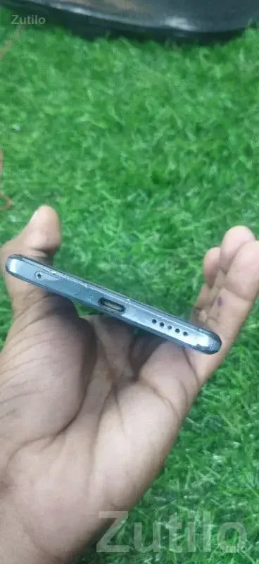 Vivo V27 Sleek Bezel-Less Smartphone - મોબાઇલ ફોન - માંગ્રોળ - Image 3