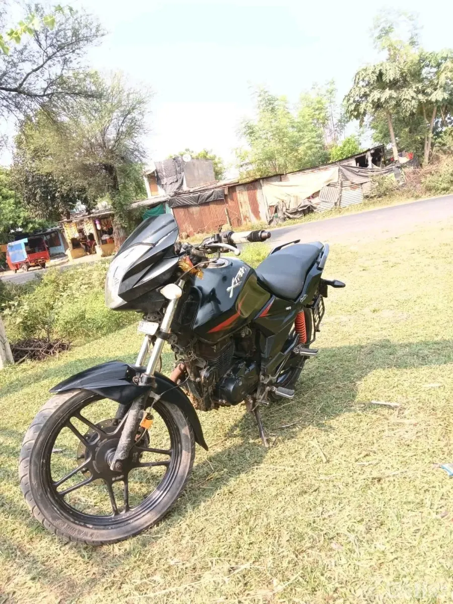 Hero Motorcycle Black Commuter Bike - Bikes - Padra - Image 2