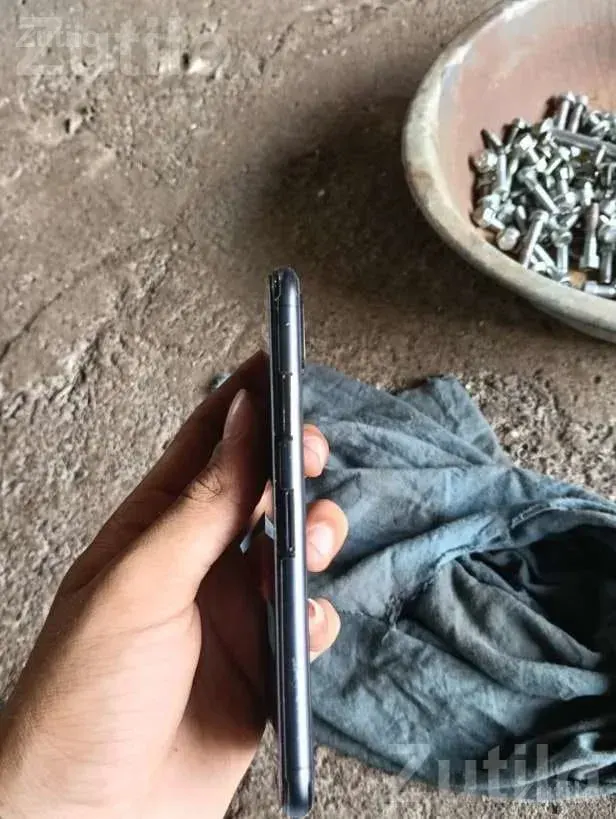Apple iPhone XS 64GB Black - Mobile Phones - Surat City - Image 3