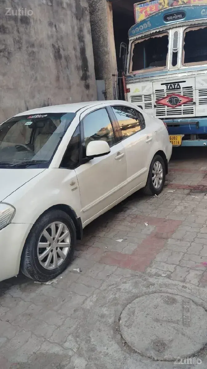 મારુતિ SX4 2013 - કાર - ગાંધીનગર શહેર - Image 2