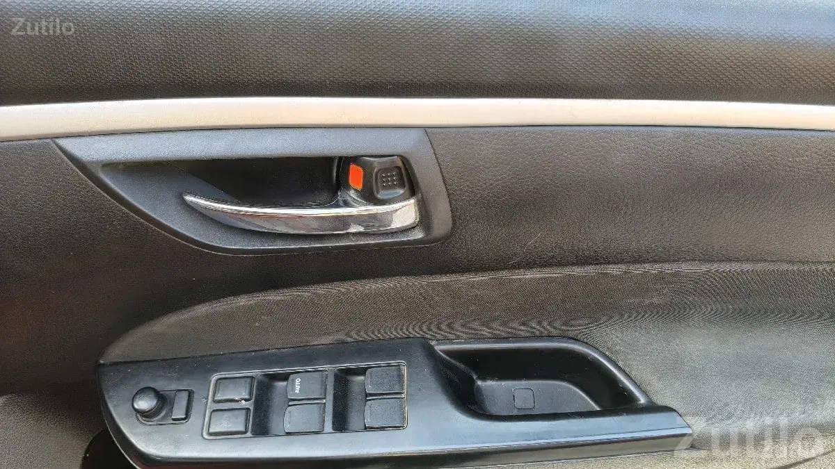 Red Maruti Swift VDI Diesel Hatchback - કાર - તલાલા - Image 2