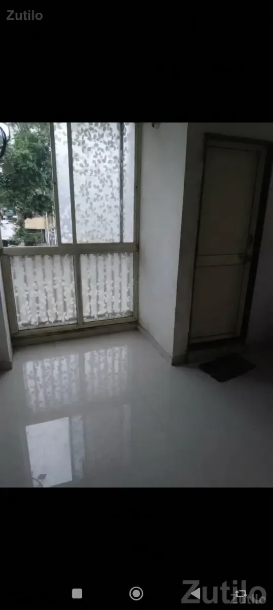 Spacious 2 BHK Flat for Sale - House for Sale - Detroj-Rampura - Image 2