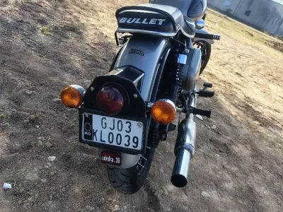 Royal Enfield Bullet 350 Classic Bike Royal Enfield Bullet 350 Classic Bike