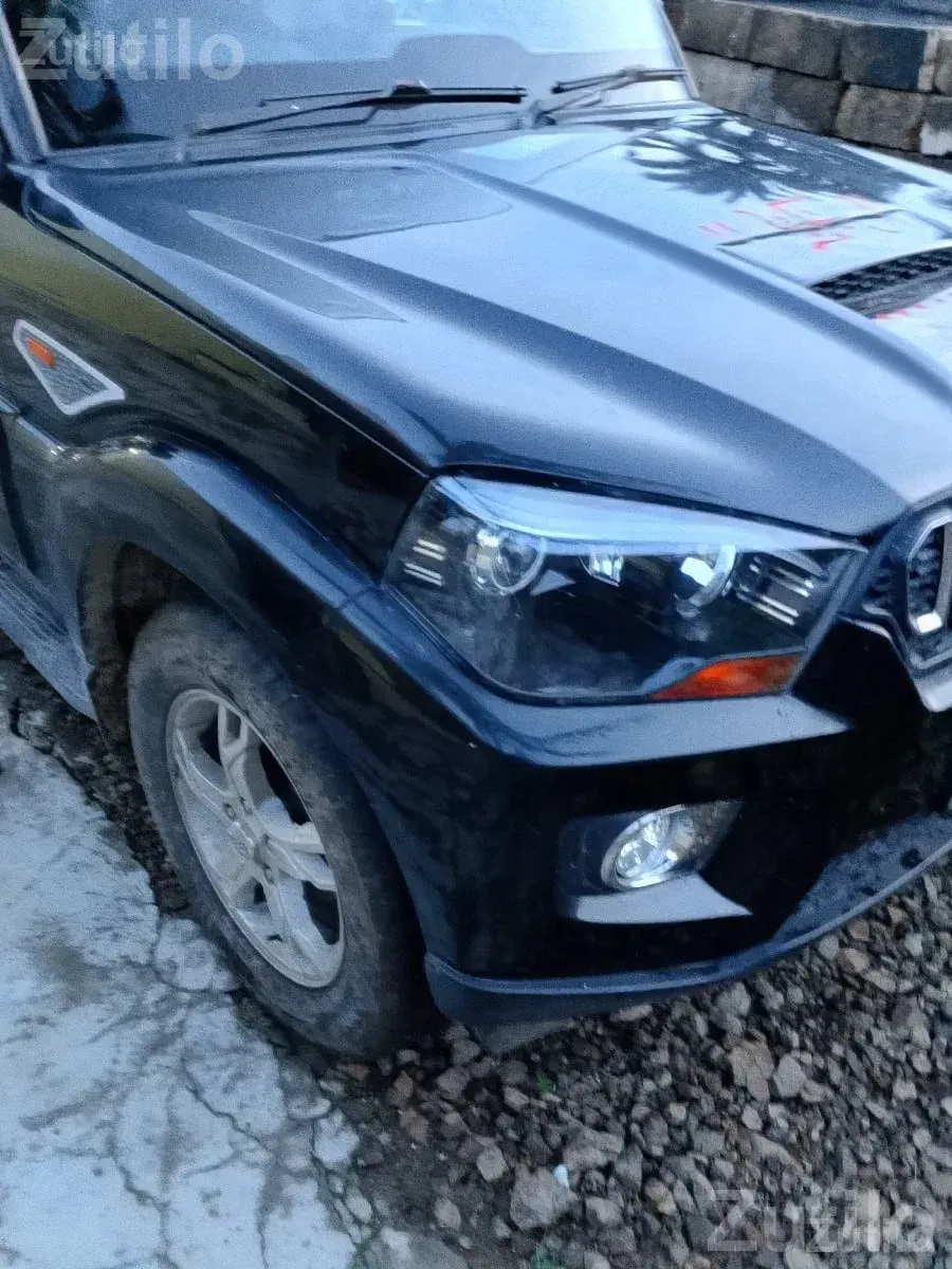 2014 Mahindra Scorpio Black SUV, 182000 km - Cars - Kalyanpur - Image 3