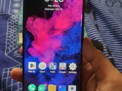 Bezel-Less Android Smartphone for Sale