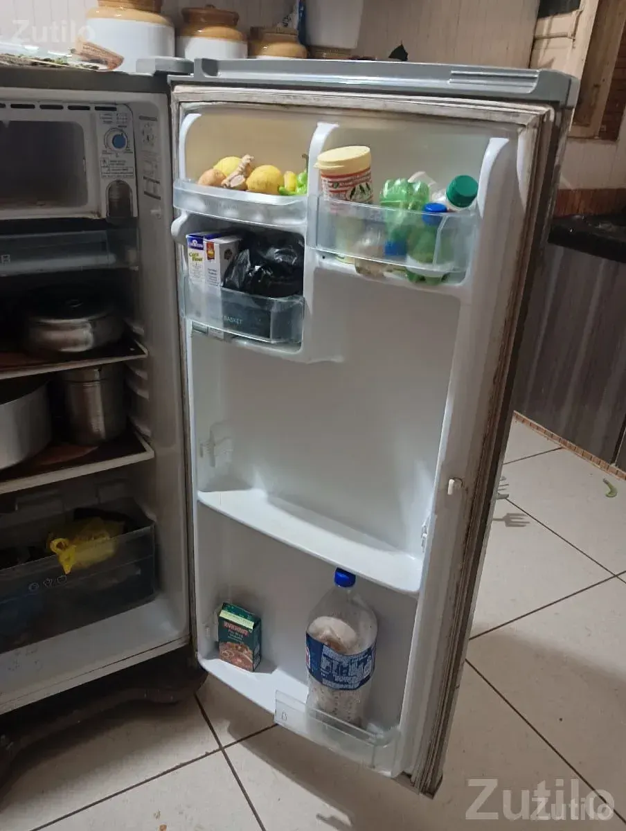 LG Single Door Refrigerator 5 Years Used - Refrigerators - Bhanvad - Image 2