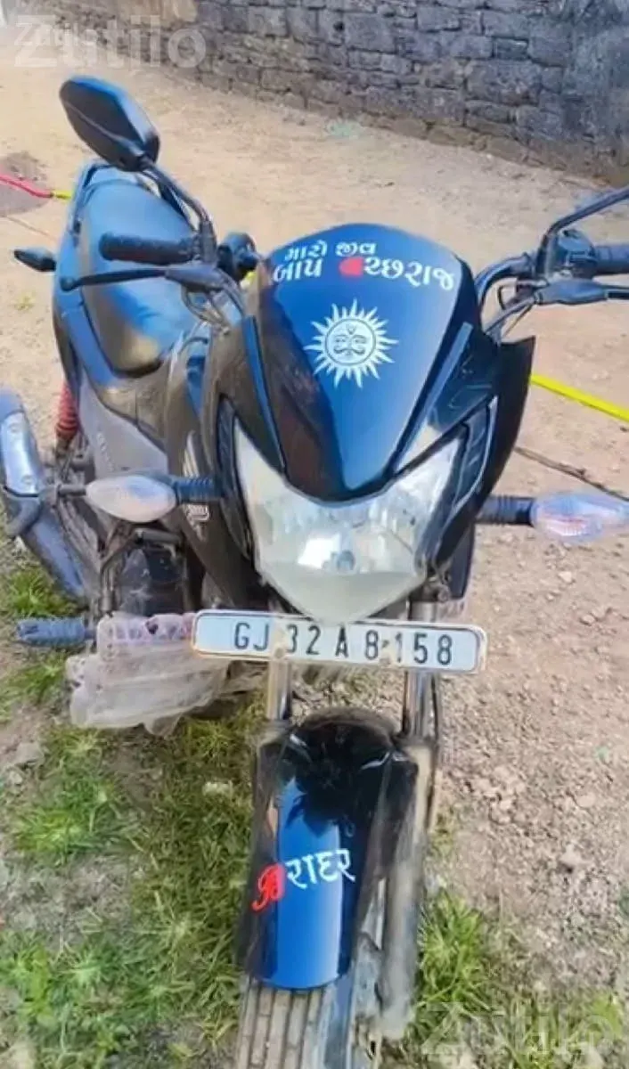 Black 2015 Model Motorcycle - Bikes - Junagadh City - Image 2