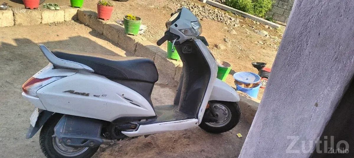 Honda Activa 5G 2019 White Scooter - બાઇક્સ - જામજોધપુર - Image 3