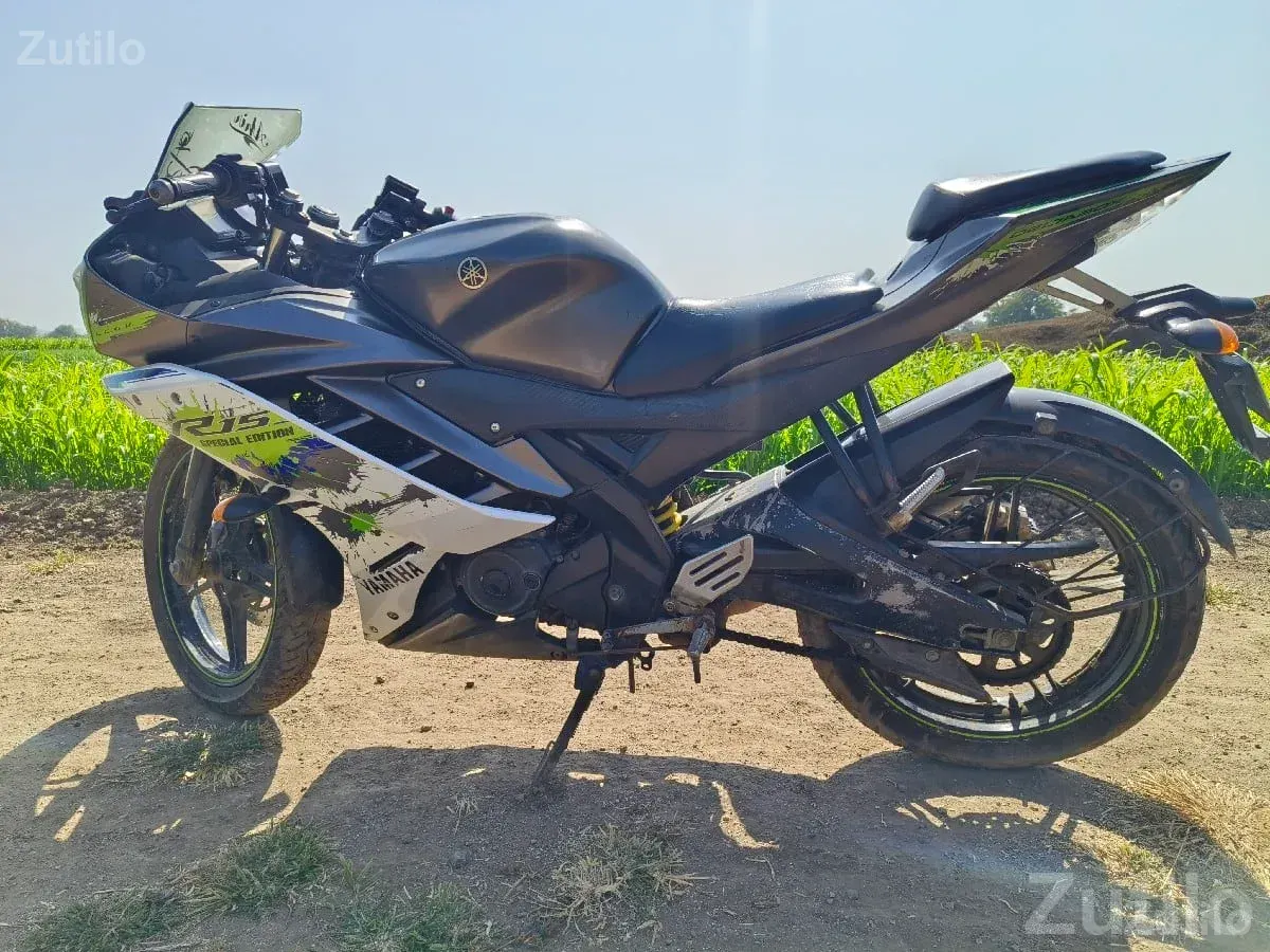 Yamaha R15 V2 2016 Used Bike - Bikes - Bhanvad - Image 3