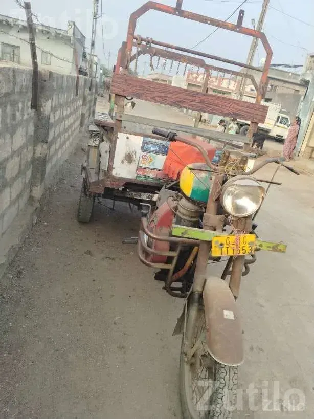 2013 Loading Auto Rickshaw with New Tyres - Auto Rickshaws - Bhanvad - Image 5