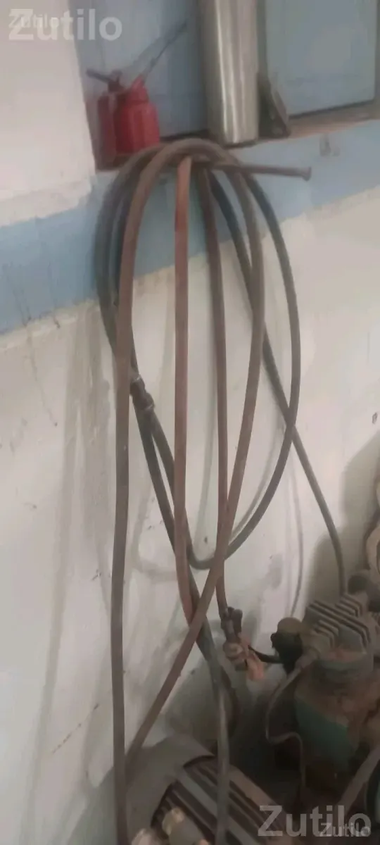 Toyo Air Compressor with Motor and 20 Ft Pipe - Machinery - Sutrapada - Image 3
