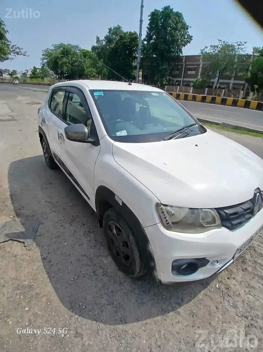 Used Renault Kwid White Hatchback - કાર - અમદાવાદ શહેર - Image 2