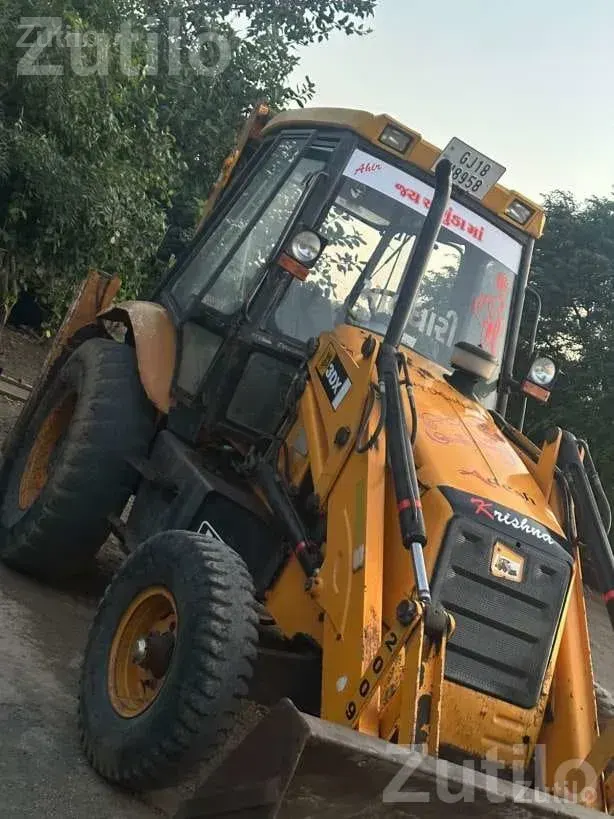 JCB Backhoe Loader 2009 Single Owner - Construction Vehicles - Khambhalia - Image 2