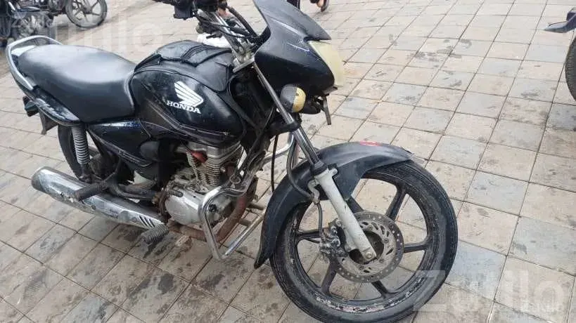 Honda Shine 2009 Black Commuter Bike - બાઇક્સ - સુરત શહેર - Image 3