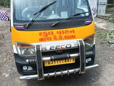Tata Magic 2015 School Van with New Tyres Tata Magic 2015 School Van with New Tyres