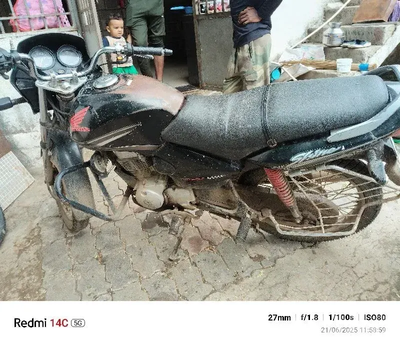 Honda Shine 2010 Motorcycle - Bikes - Keshod - Image 2